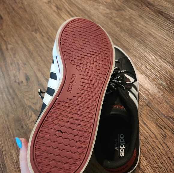 Adidas Black and White Men's Sneakers with Red Accents - Picture 4 of 7